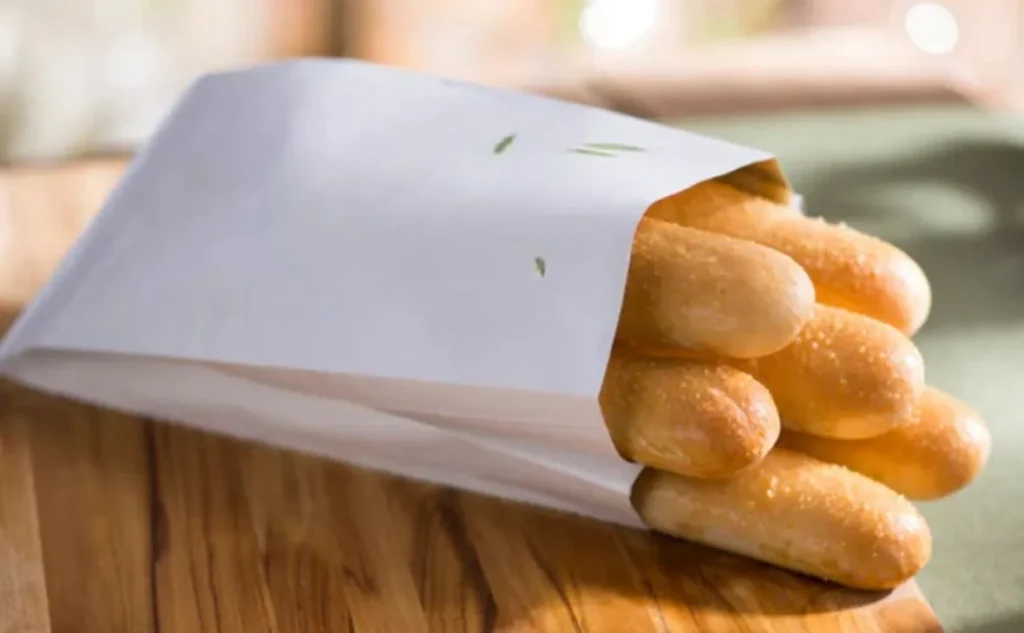 Soup, Salad & Breadsticks 4 Olive Garden soft breadsticks served warm, vegetarian friendly