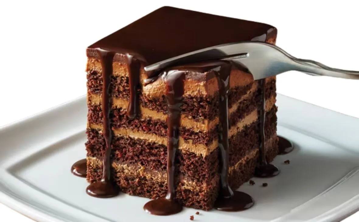 Olive Garden Chocolate Lasagna dessert with layered chocolate cake and rich chocolate ganache
