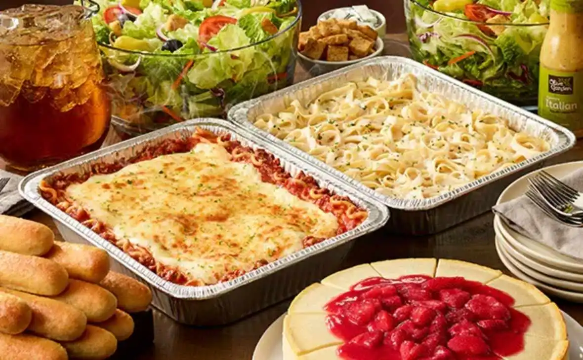 Olive Garden lasagna combination meal with pasta, salad and breadsticks for 8 to 14 people