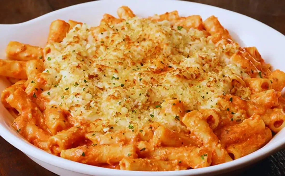 Olive Garden Five Cheese Ziti al Forno baked with creamy marinara sauce and melted cheese topping