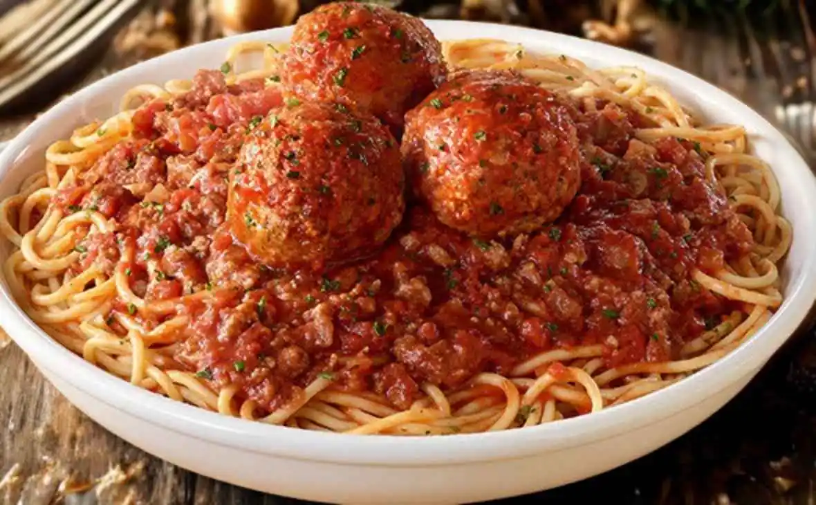 Olive Garden Spaghetti and Meatballs with marinara sauce and Italian meatballs